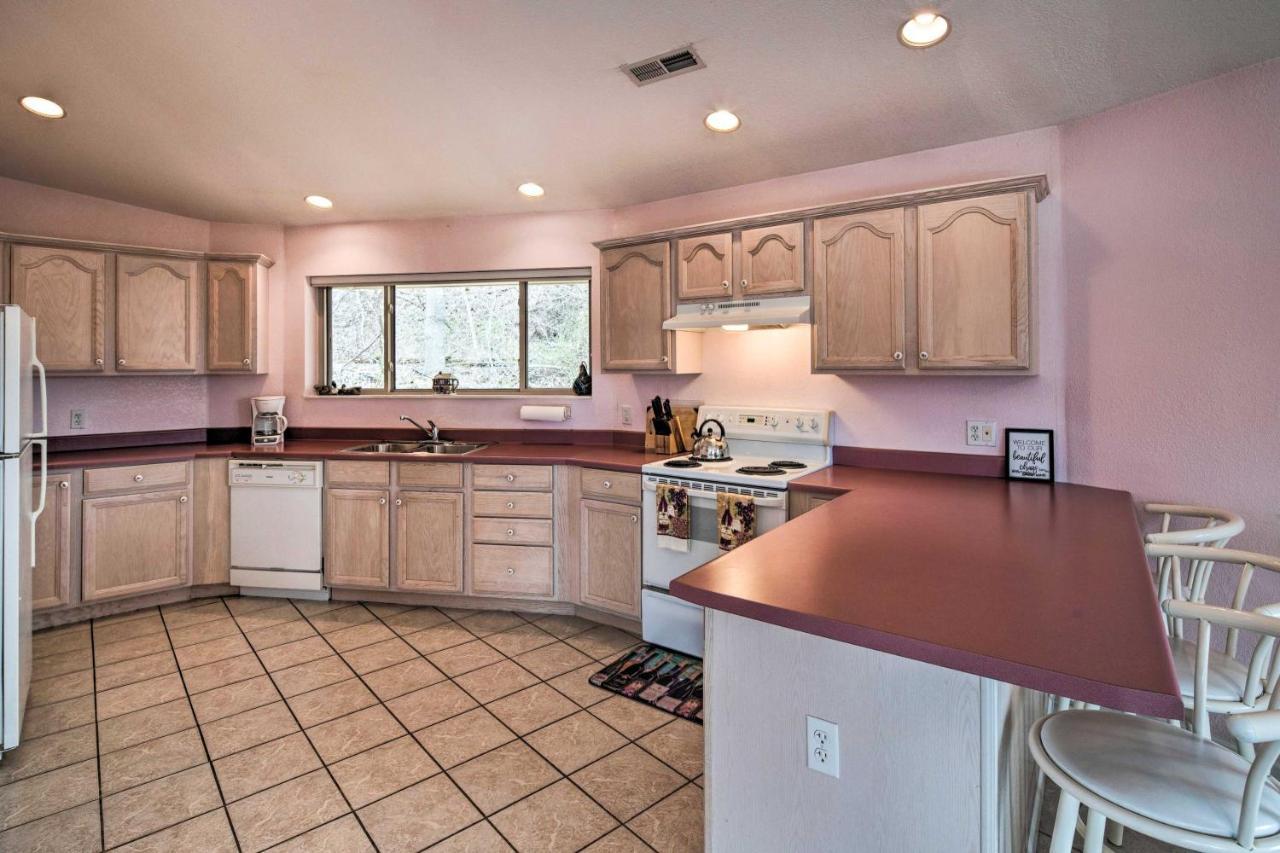 Charming Burnsville Apt With Mountain Views And Deck! エクステリア 写真