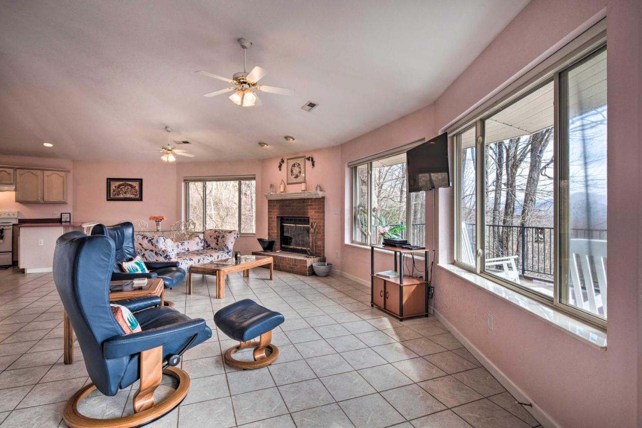 Charming Burnsville Apt With Mountain Views And Deck! エクステリア 写真