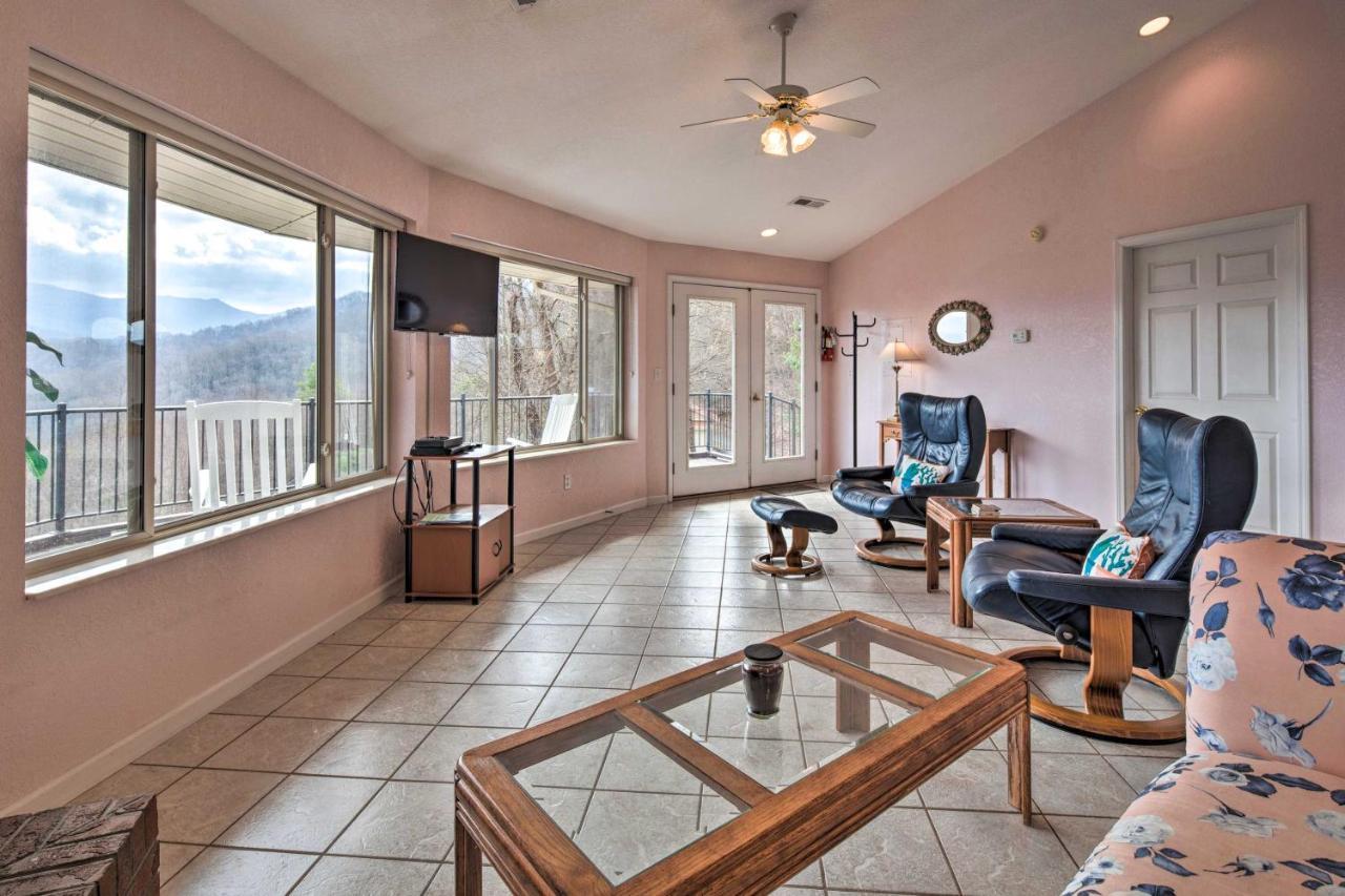 Charming Burnsville Apt With Mountain Views And Deck! エクステリア 写真